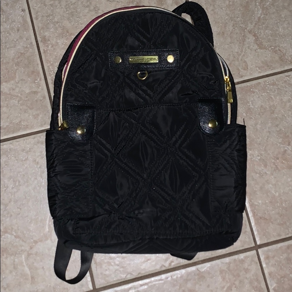 Black Adrienne Vittadini backpack